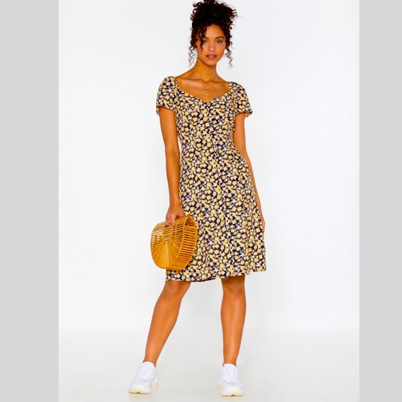 Nasty Gal Dresses & Skirts - Nasty gal: Were Floral For It Square Neck Dress